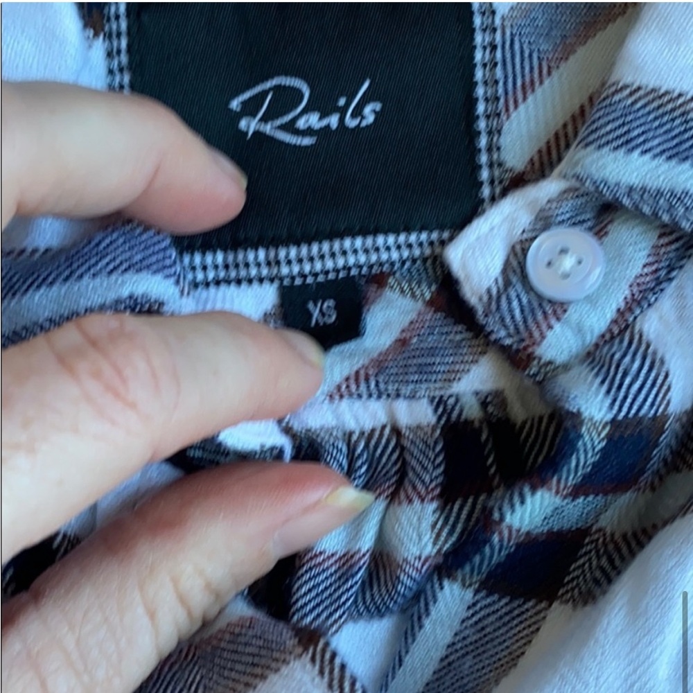Rails Britt Short Sleeve Button Down Plaid Top Size XS - Picture 8 of 9